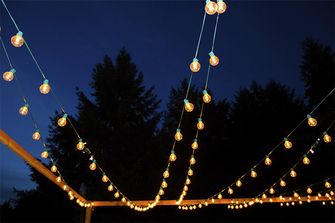 Hanging-Strands-of-Lights-iStock_000031445828_Medium